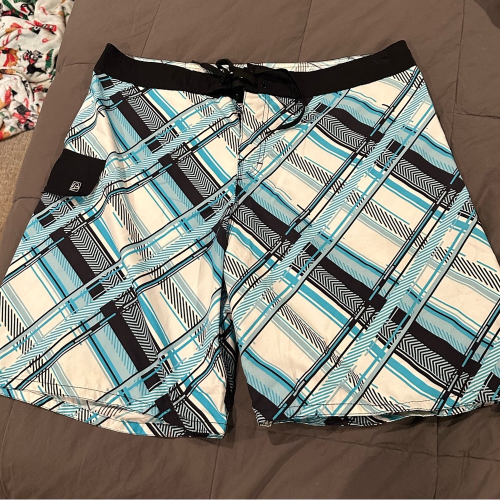 Men's Bulky Boy Board Shorts Size 42